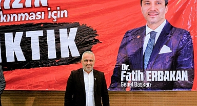 Aktürk’ten miting gibi adaylık açıklaması