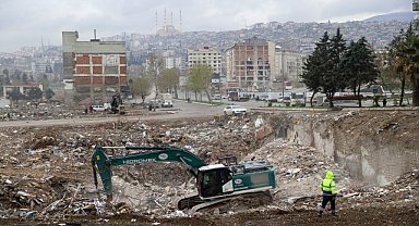Bina yıkım ve enkaz kaldırma çalışmaları sürüyor