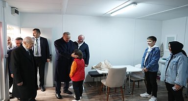 Cumhurbaşkanı Erdoğan'dan,AFAD Kocaeli Çarşısı'na ziyaret
