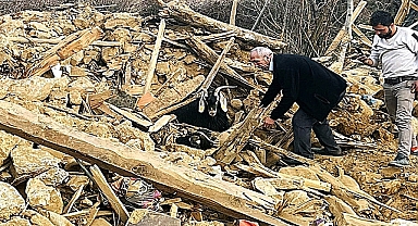 Depremdeki can kaybı 49 bin 589'a ulaştı