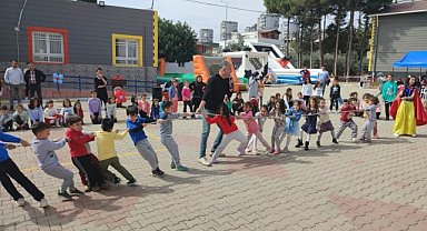 Depremzede çocuklara moral etkinliği