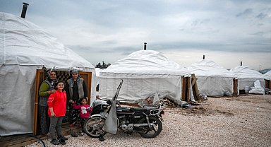 Depremzedeler zor günleri unutmaya çalışıyor