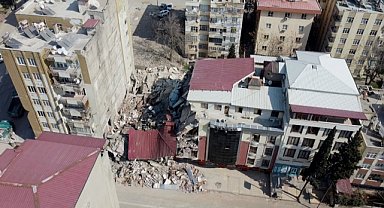 İkinci büyük depremin yıkıcı etkisi kamerada