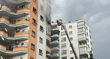 Kozan ilçesinde bir evde çıkan yangın söndürüldü