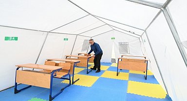 Öğrenciler sınavlara "çadır kampüsü"nde hazırlanacak