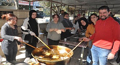 Okullarda depremzedeler için kermes düzenlendi