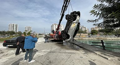 Otomobil sulama kanalına düştü
