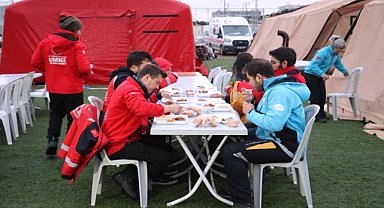 Sağlık çalışanları ramazanı ailelerinden uzakta geçiriyor
