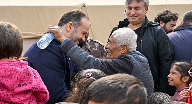 TRT dizilerinin oyuncularından depremzedelere ziyaret
