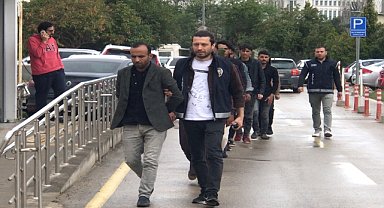 Adana'da 10 düzensiz göçmen yakalandı
