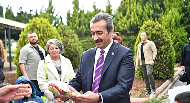 Çukurovalı çocuklar depremzede arkadaşlarına oyuncak gönderdi