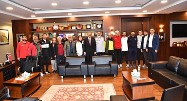 Depremden etkilenen çocuklar için futbol turnuvası