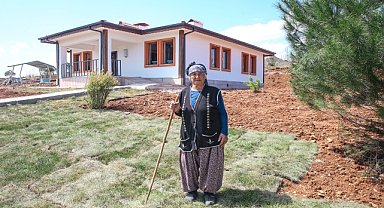 Depremzedeler misafirlerini ağırlıyor