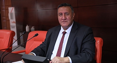 Emekli olup çalışan tabipler mevzuat mağduru