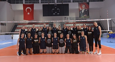 GENÇ VOLEYBOLCULARDAN ZİYARET