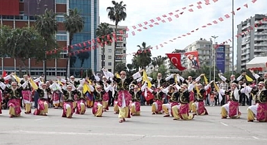 Minik yüreklerde bayram sevinci