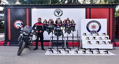 Polis denetimlerinde 107 ruhsatsız silah ele geçirildi