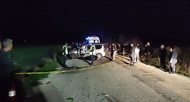 Toprak yığınına çarpan otomobilin sürücüsü öldü