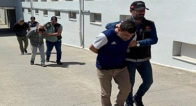 Uyuşturucuyla yakalanan 3 şüpheliden biri tutuklandı