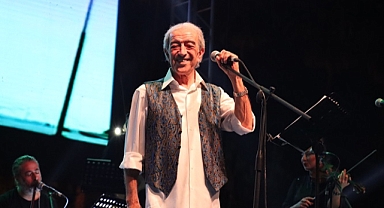 Adana'da Edip Akbayram konseri