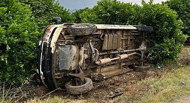 Adana'da devrilen minibüsteki 6 kişi yaralandı