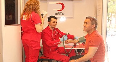 Adana'da "İyi ki Varsın Kan Dostum" kampanyası