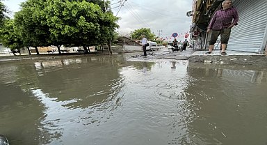 Adana'da sağanak ve dolu etkili oldu