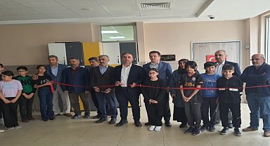 Depremde hayatını kaybeden yazarın adı kütüphanede