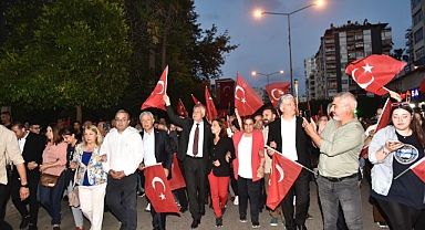 Karalar: Bayrak ve vatan sevgimizi kimse sorgulayamaz