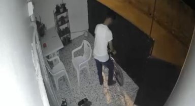 Öğrencinin bisikletini çaldı