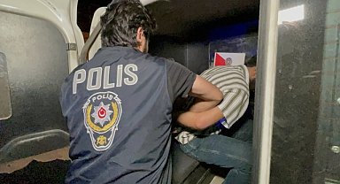 Polisten kaçarken üzerindeki el bombasını attı