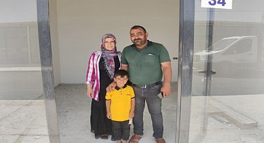 Prefabrik iş yerleri hak sahiplerine teslim edildi