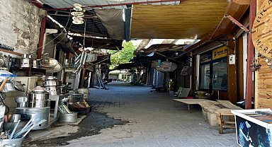 Tarihi çarşılardaki esnaf, kepenk açıyor