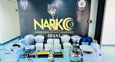 205 litre sıvı metamfetamin ele geçirildi