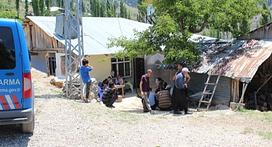 Eski eşini tabancayla vurdu