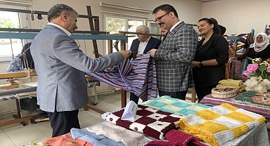 Halk Eğitim Merkezi'nde yıl sonu sergisi açıldı