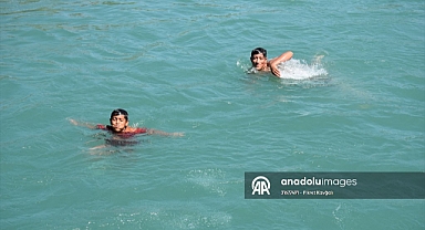 Adana'da sıcak hava etkili oluyor