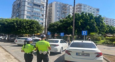 Adana'da polis ekipleri hatalı park denetimi yaptı