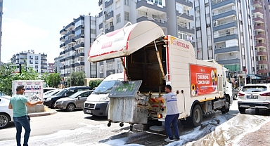 Çukurova’da konteynerler ilaçlı su ile yıkanıyor
