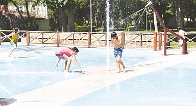 Çukurova’da su oyun parkları açıldı