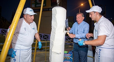 SEYHAN’DA “DONDURMA KEBAP” ŞOVU