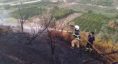 Ağaçlık ve makilik alanda çıkan yangın söndürüldü