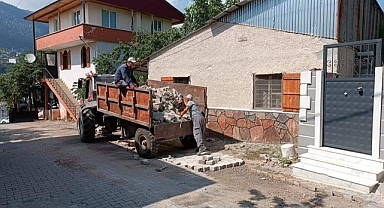 Caddeye parke taşı yaması