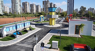 HARİKA HİZMETLERİN ÖNCÜSÜ: SEYHAN BELEDİYESİ