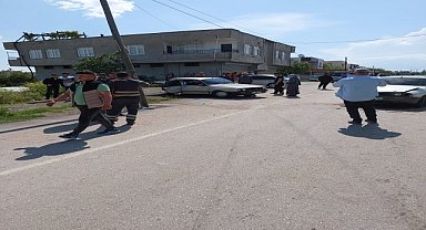 Adana'da 2 otomobilin çarpıştığı kazada 4 kişi yaralandı