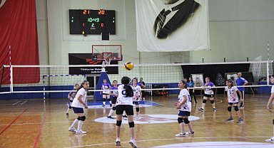 Başarılı sporcular ödüllendirildi