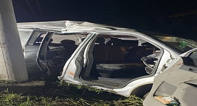 Elektrik direğine çarpan panelvandaki 2 kişi öldü