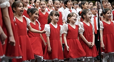 Gündüz müzeye akın gece konser coşkusu