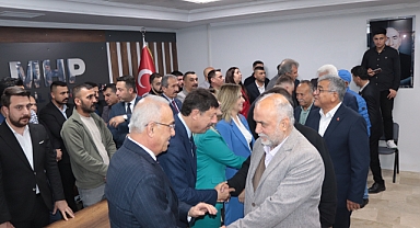 MHP Adana İl’de bayramlaşma yoğun ilgi gördü