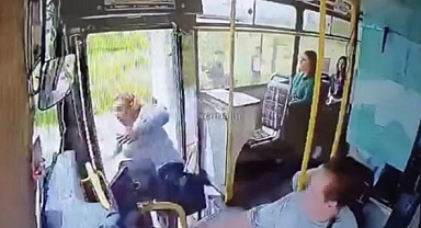 Otobüsten düşen kadın hayata tutunamadı